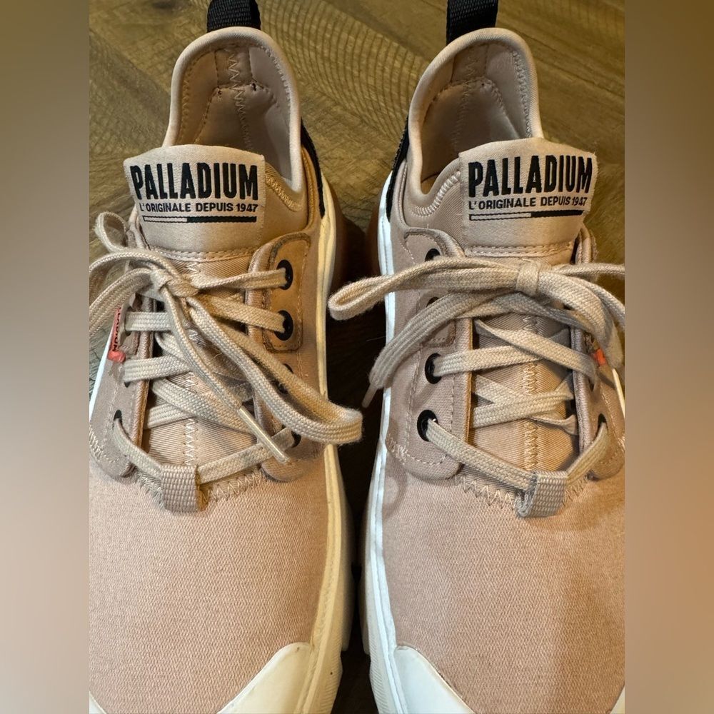 Palladium Pallawave Lo Metro Revolt Line Sneaker Boots in Like New Condition - Picture 5 of 16